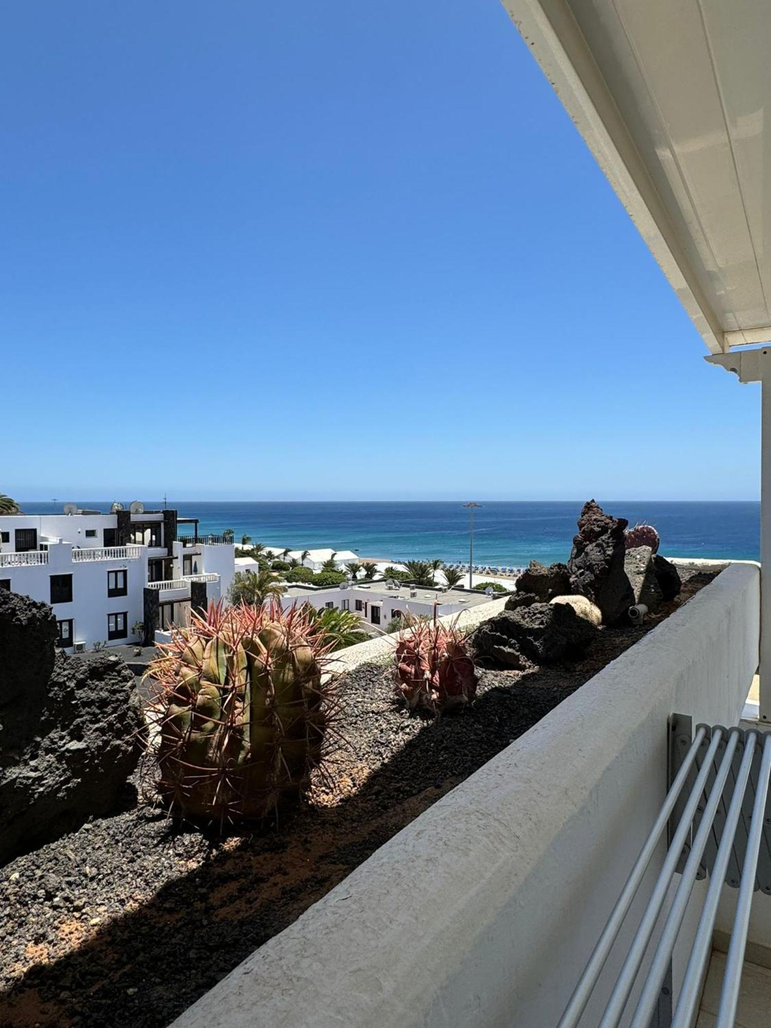 Stunning 2 Bedroom Duplex Close To Main Beach With Seaviews Puerto del Carmen  Exterior photo