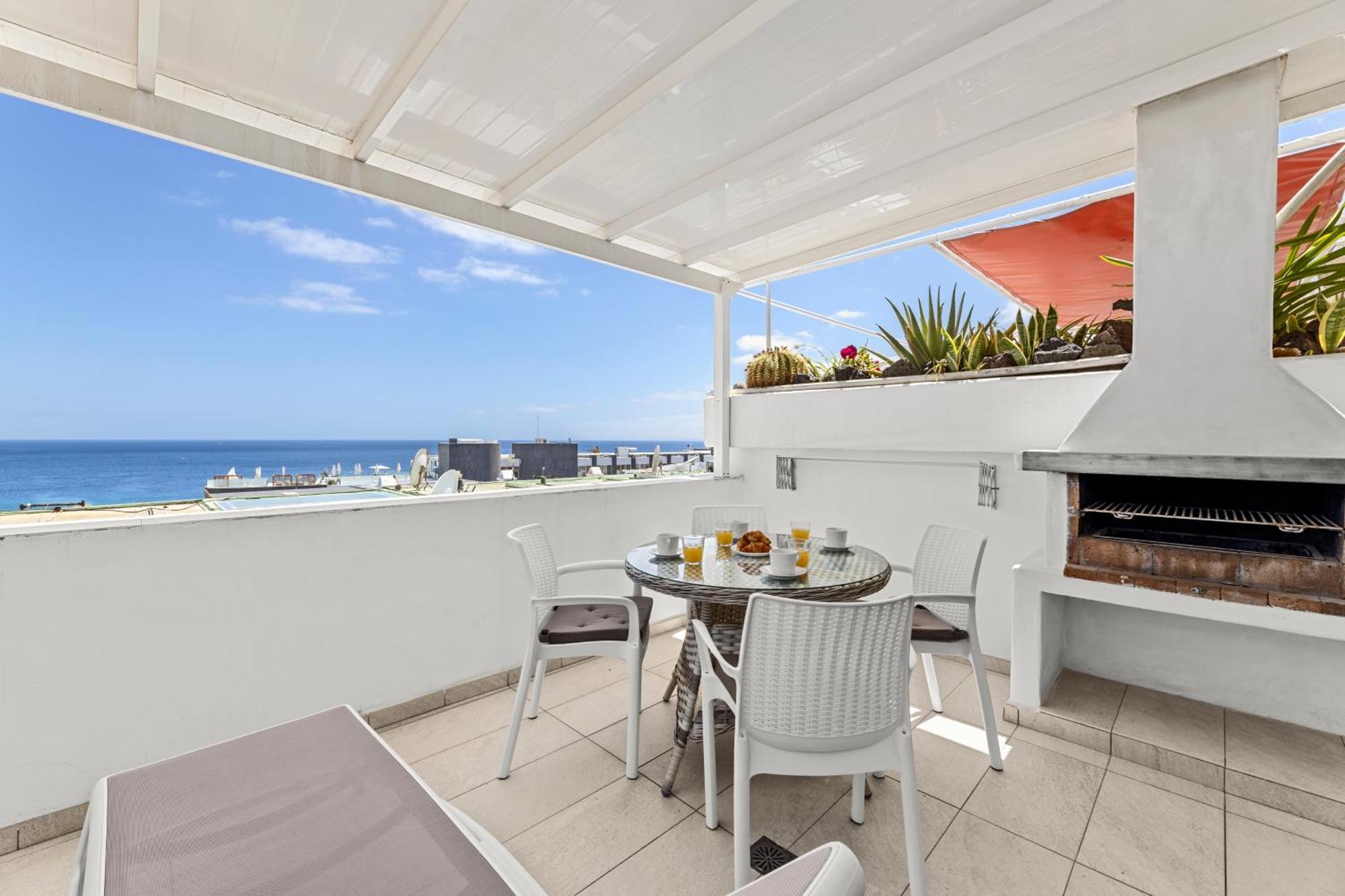 Stunning 2 Bedroom Duplex Close To Main Beach With Seaviews Puerto del Carmen  Exterior photo